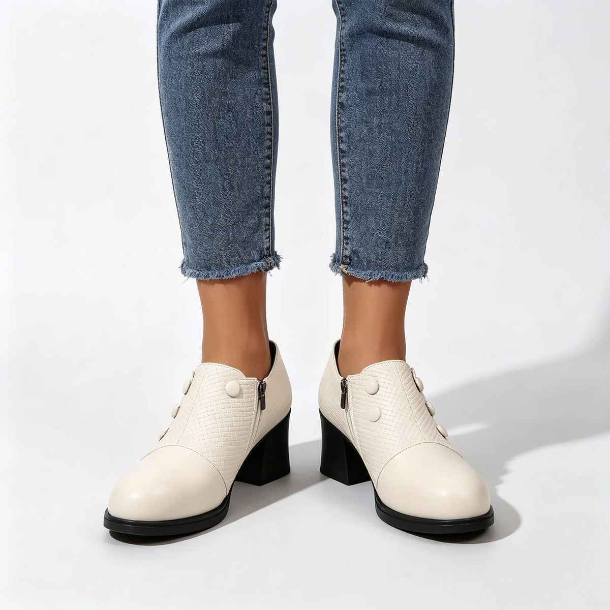 Women's Textured Button Chunky Heel Shoes