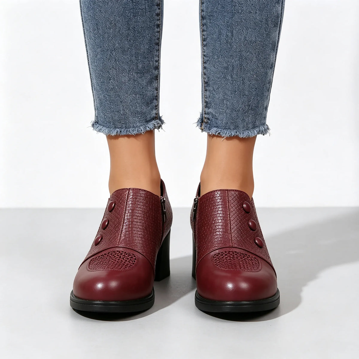 Women's Textured Button Chunky Heel Shoes