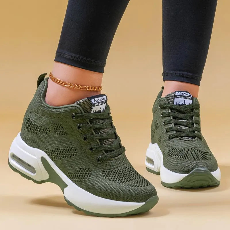 Women’s Fleece-Lined Trainers