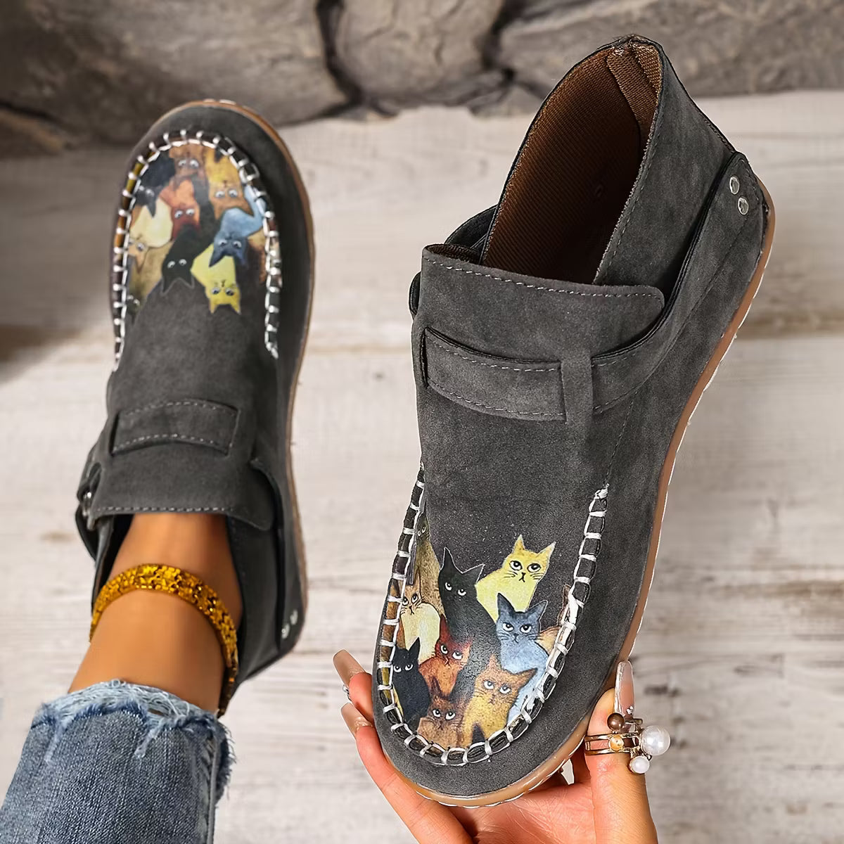 Women's Cat Print Slip-On Loafers