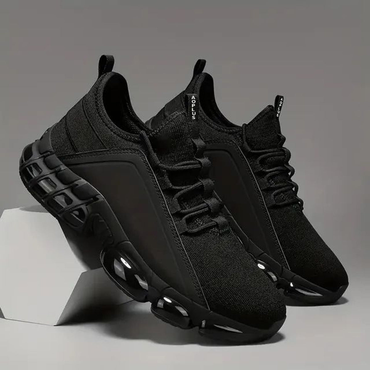 Men's Lightweight Breathable Low-Top Running Shoes
