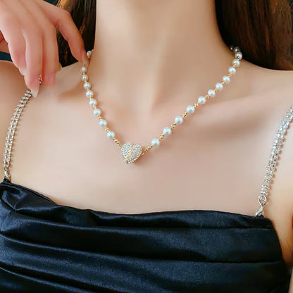 Women's Magnetic Heart Pearl Style Necklace