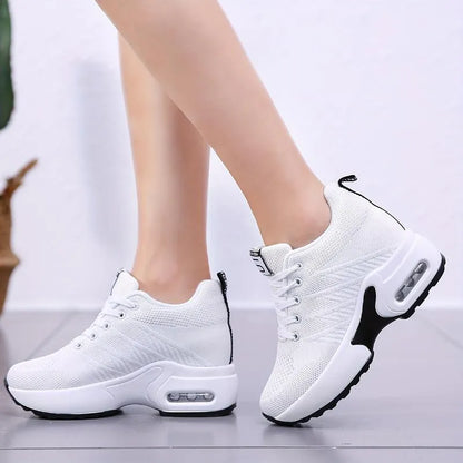 Women’s Fleece-Lined Trainers