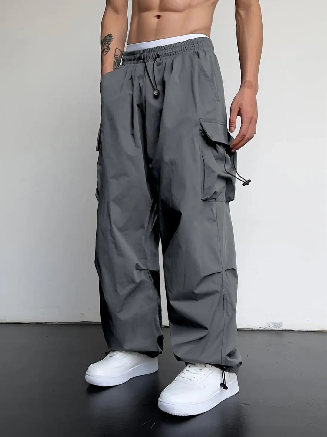 Men's Relaxed Fit Cargo Parachute Trousers