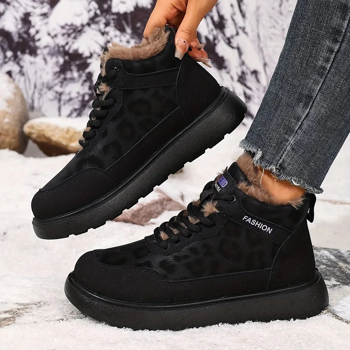 Women's Cosy Faux Fur Lace-Up Winter Boots