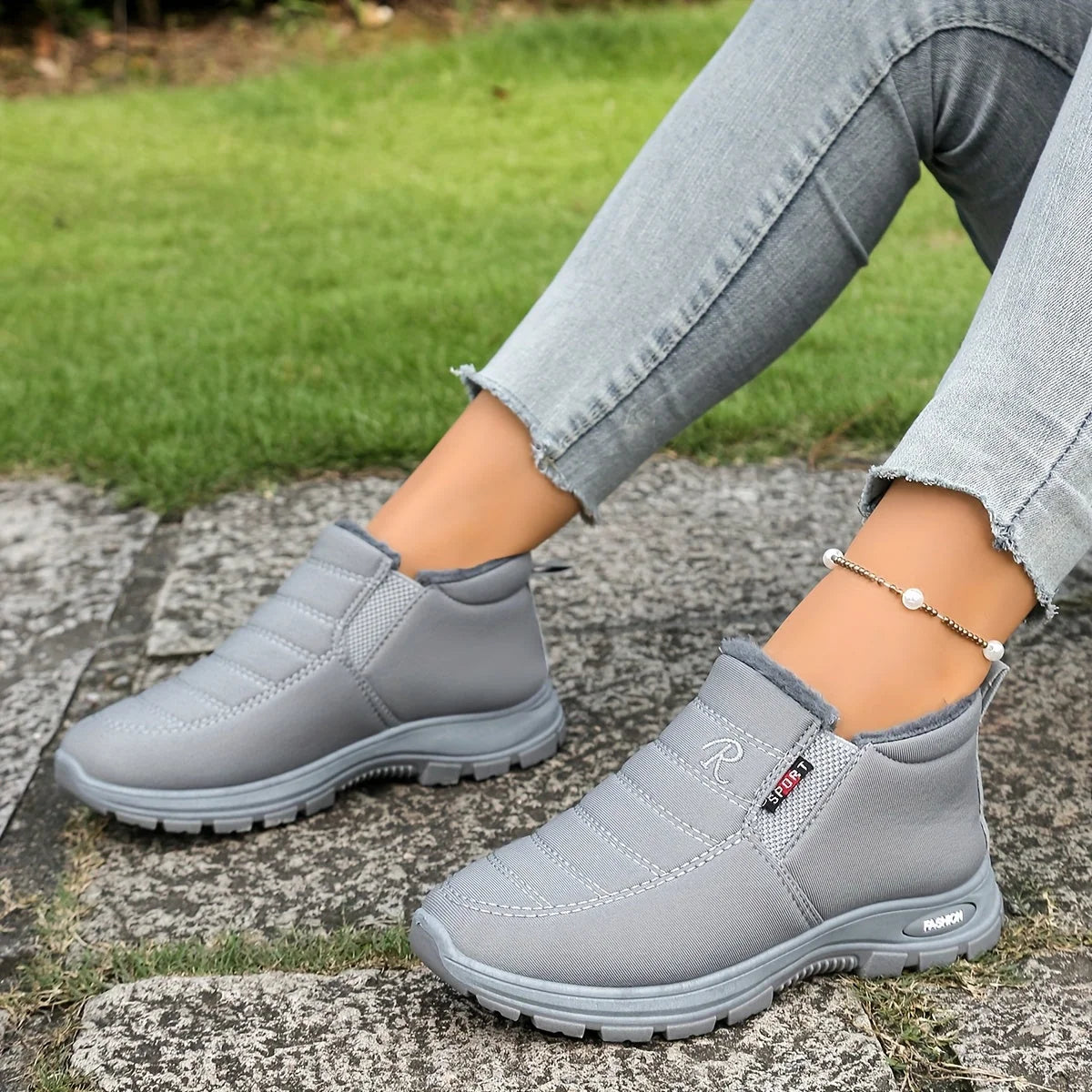 Unisex Plush Lined Winter Boots