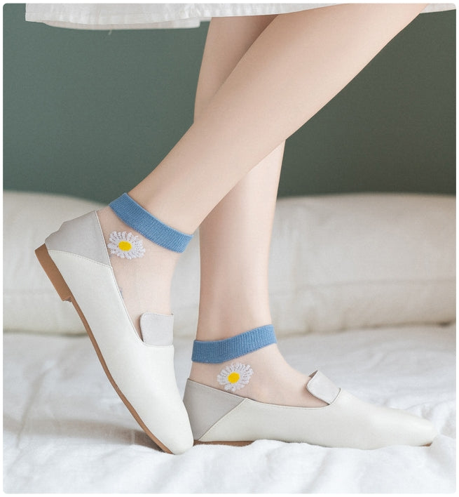 Women's Sheer Daisy Mesh Ankle Socks