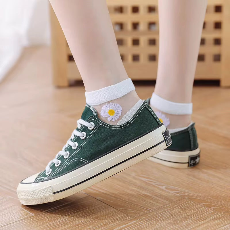 Women's Sheer Daisy Mesh Ankle Socks
