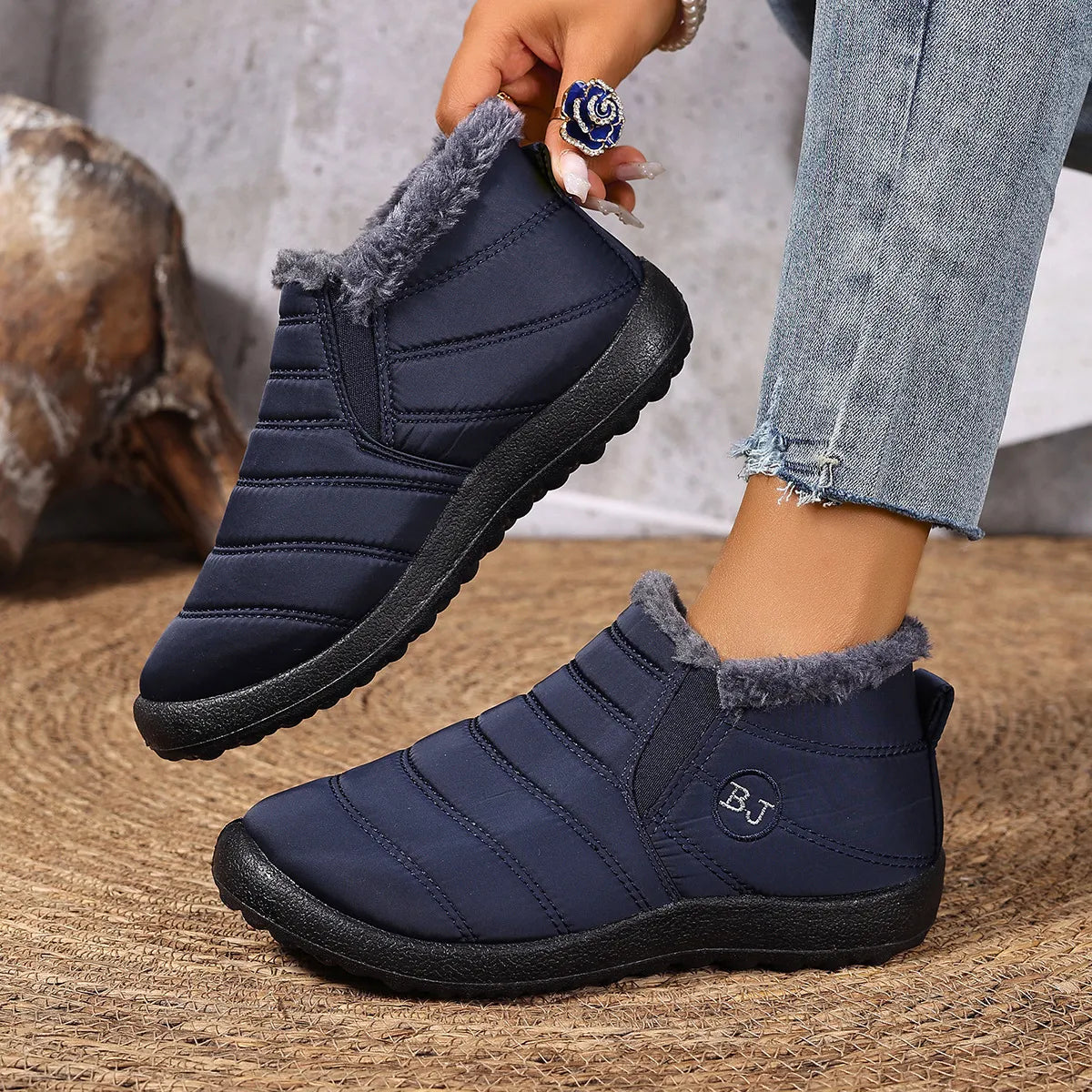 Women's Plush-Lined Winter Ankle Boots