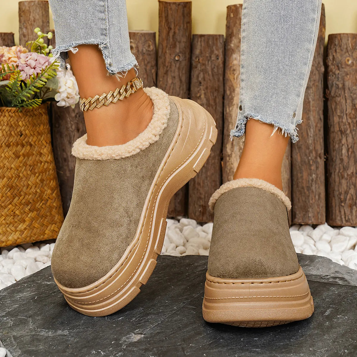 Women's Cosy Plush-Lined Platform Slippers