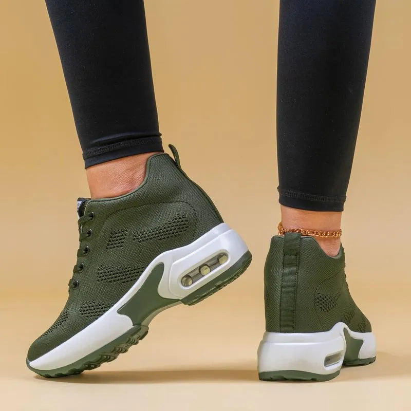 Women’s Fleece-Lined Trainers