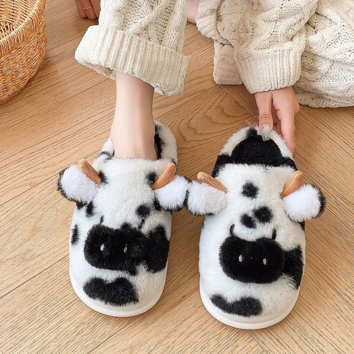 Women's Cosy Cow Slip-On Slippers