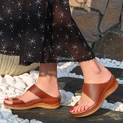 Ladies with hollowed-out toe wedge slippers (🔥 Last Day of SALE with 70% OFF 🔥)